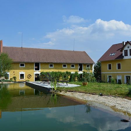 Statek Luníkov Villa Zizice Exterior foto